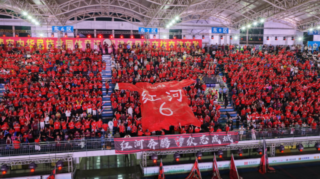 乐鱼体育从滇超赛场到女足绿茵红河足球人的十年“不倒”(图1)